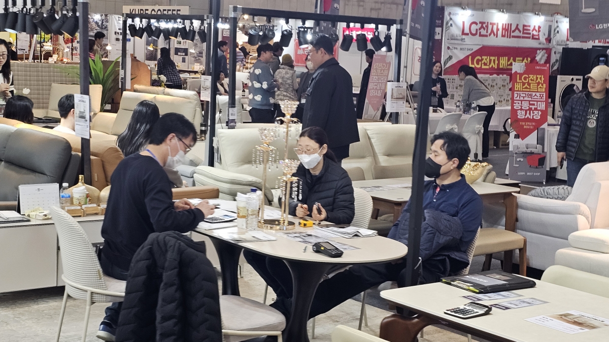 2511 고양 가구엑스포 관람객